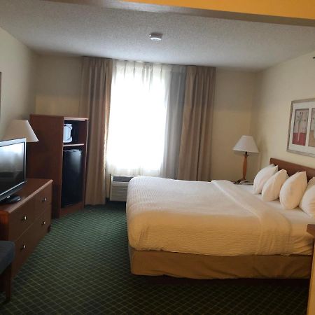 Hotel Baymont By Wyndham Coon Rapids Esterno foto