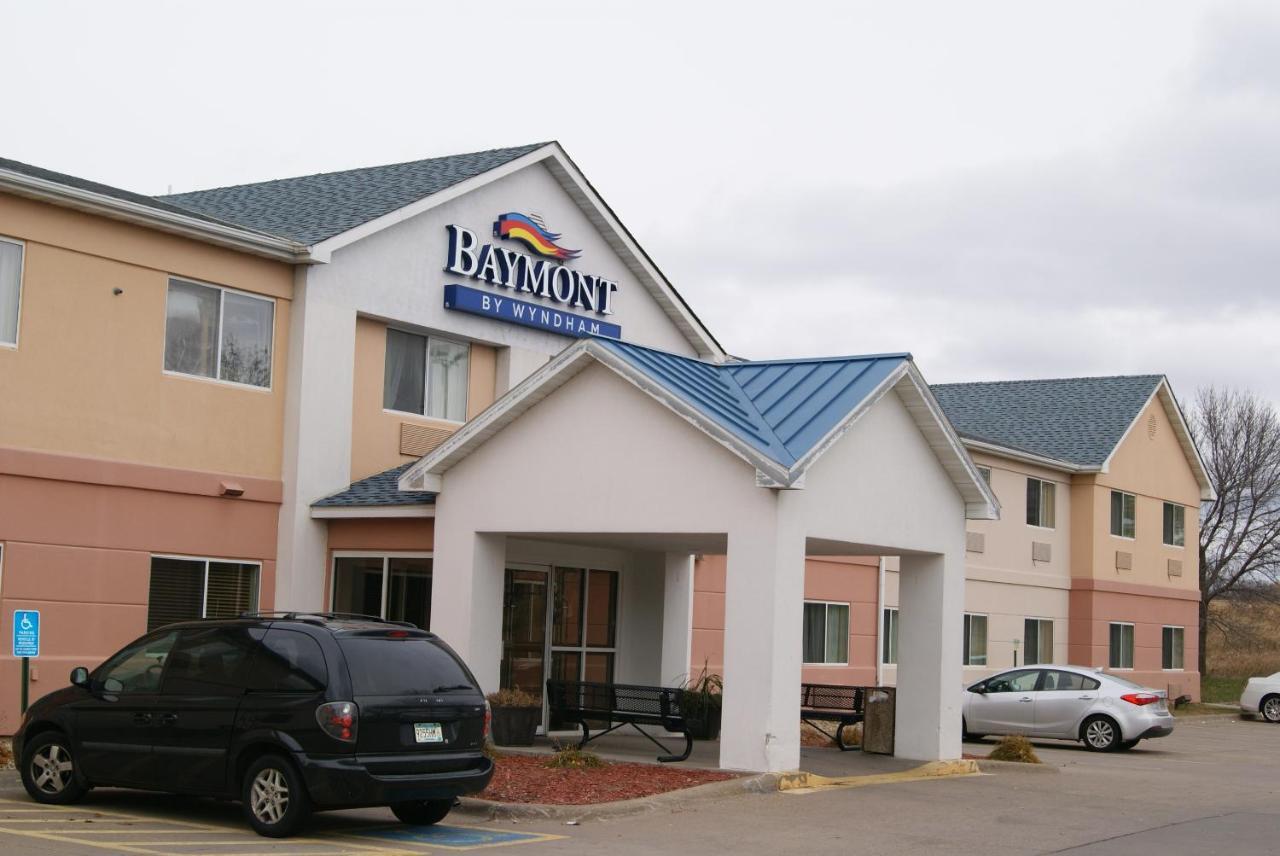 Hotel Baymont By Wyndham Coon Rapids Esterno foto